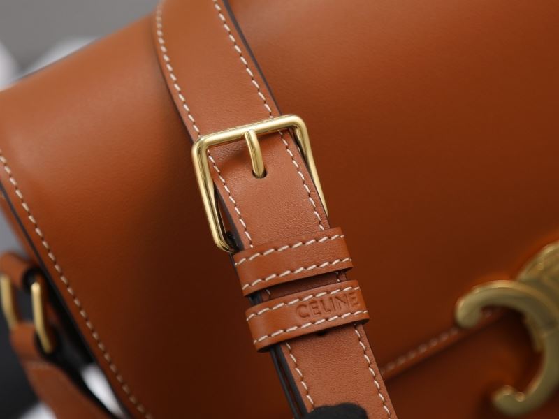 Ce1i*e triomphe bags